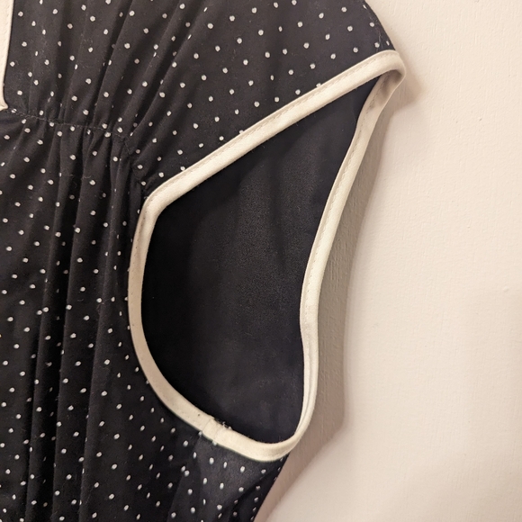 Pinup Couture Heidi dress in polka dots, size 2XL (No belt) - Picture 6 of 10